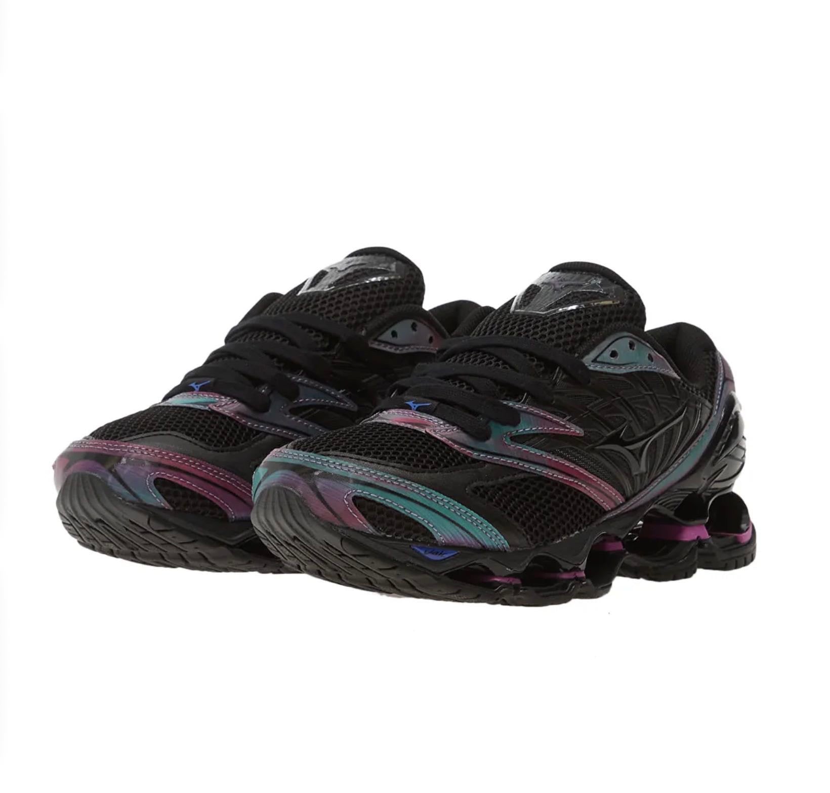 Mizuno black and purple